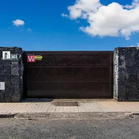 Baroli Huge Private Heated Pool Playa Blanca (Lanzarote)