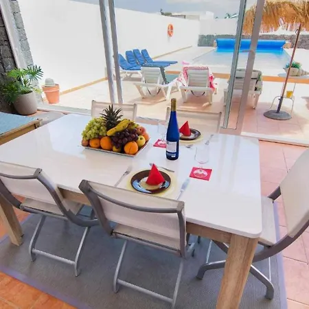 Baroli Huge Private Heated Pool